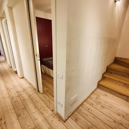 Hostdomus - Modern Loft 세스트리에
